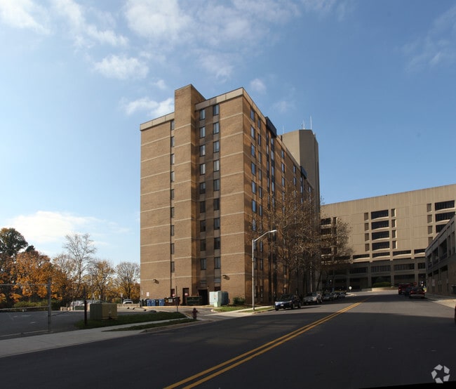 Town Center Rockville, MD Apartment Finder