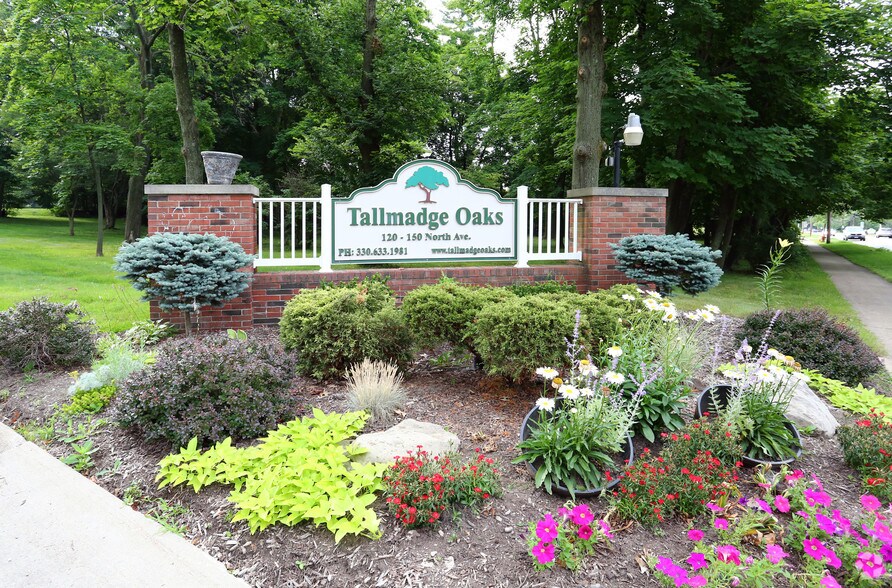 Tallmadge Oaks Tallmadge, OH Apartment Finder