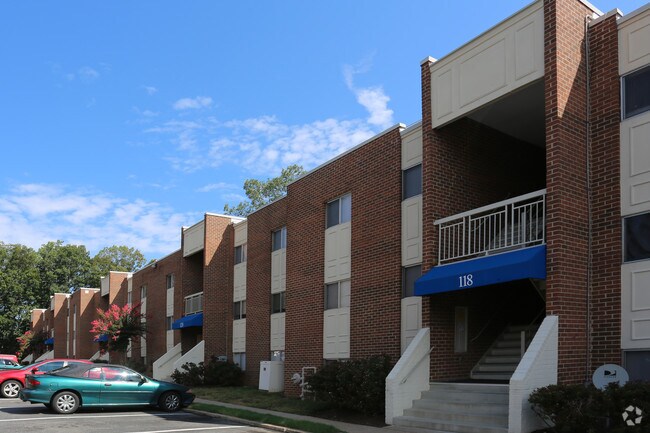 Camden Hills - Fredericksburg, VA | Apartment Finder