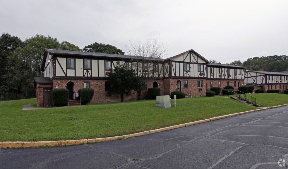 Highpoint Village Apartments Highpoint Village Apartments