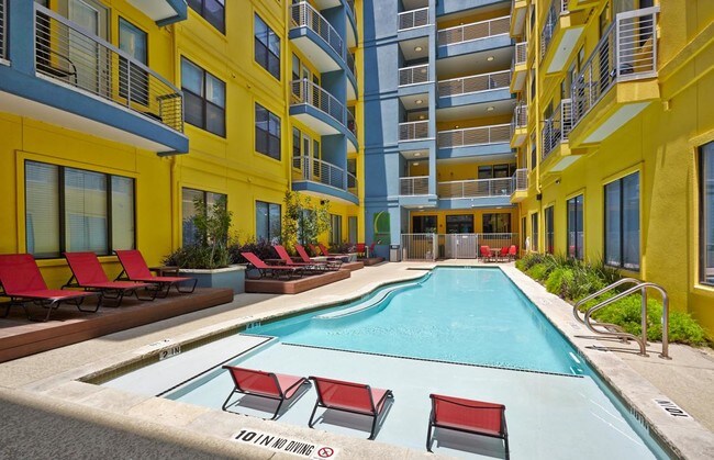 The Crescent Austin, TX Apartment Finder