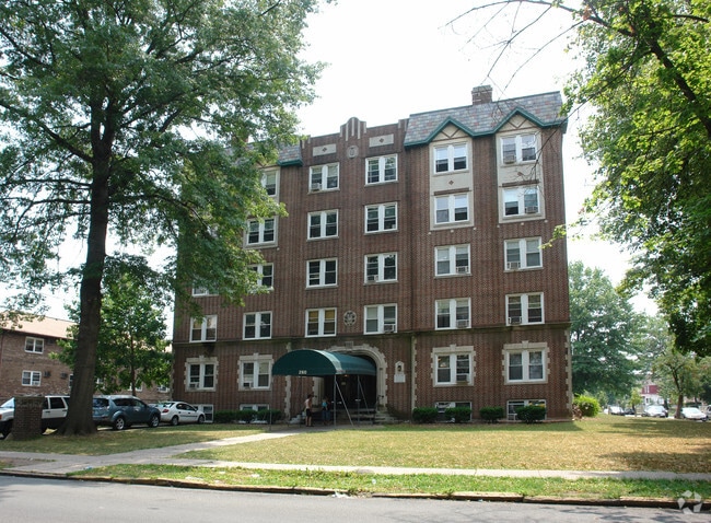 Royal Park Apartments Elizabeth Nj Apartment Finder Royal Park Apartments