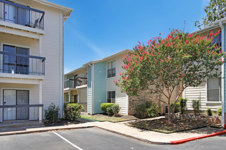 Lamar Station Apartments - Austin, TX | Apartment Finder