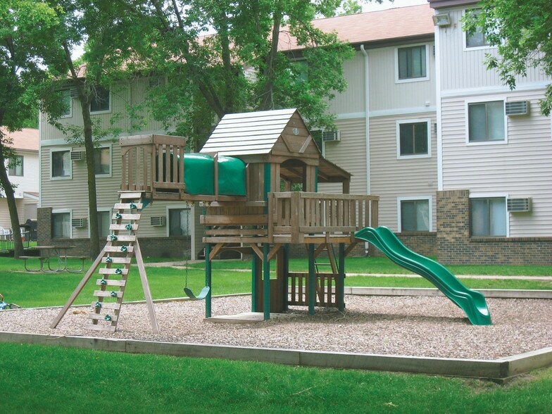 Triple Crown Apartments Altoona, IA Apartment Finder
