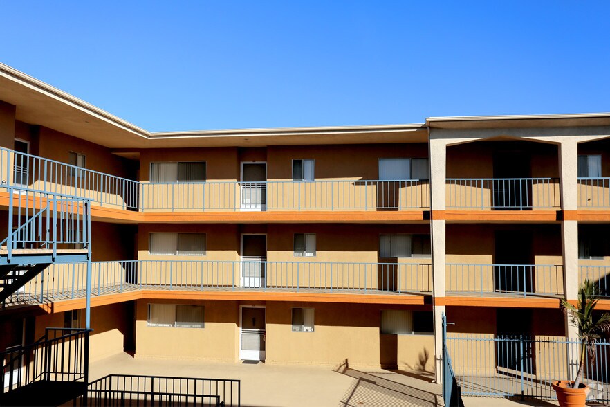 Somerset Apartments Montebello Apartement