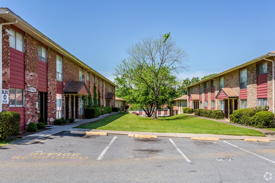 Rosewood Apartments Little Rock, AR Apartment Finder