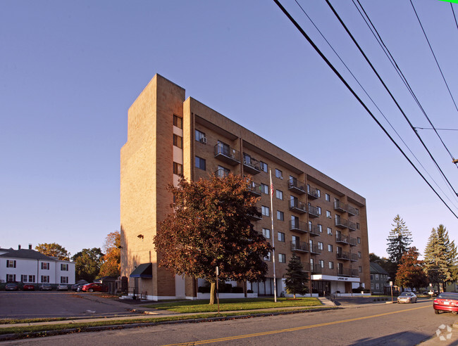 Leominster Apartment Complexes