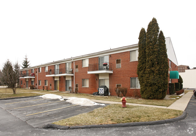 Farmington Manor Apartments - Farmington, MI | Apartment Finder