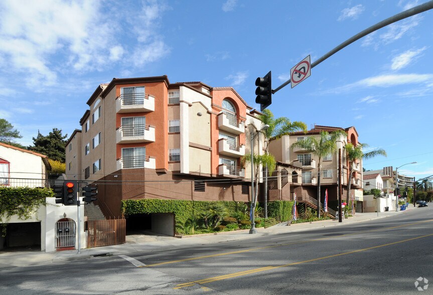The Hillpointe Luxury Apartments Los Angeles Ca Apartment Finder