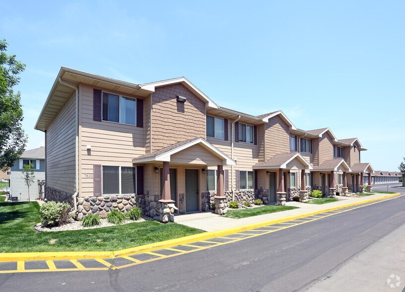 Boulder Creek Townhomes Sioux Falls, SD Apartment Finder