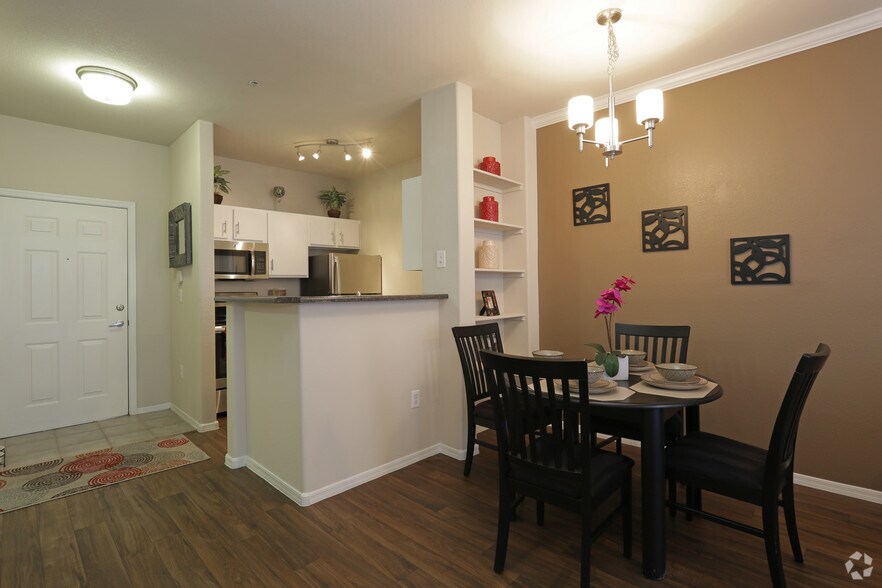 The Station on Central Phoenix, AZ Apartment Finder