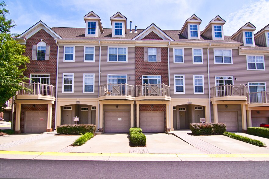 Woodland Park Herndon, VA Apartment Finder