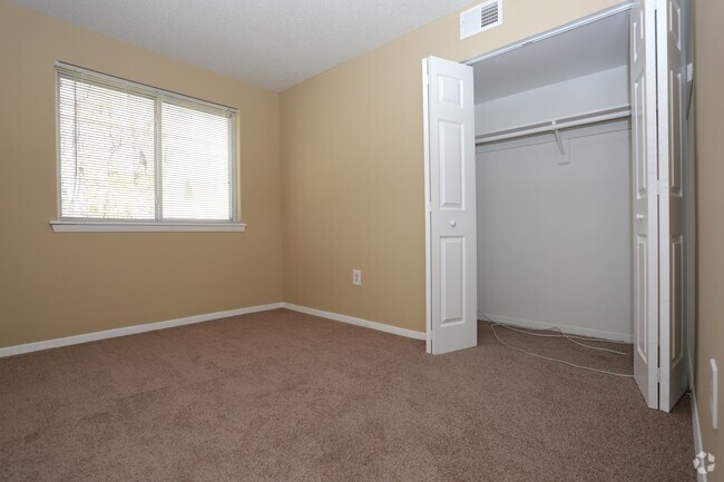 Colonial Ridge - Colonial Heights, VA | Apartment Finder