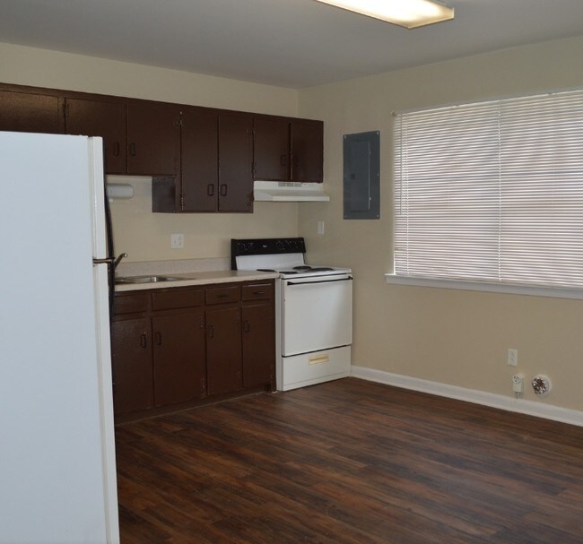 Cardinal Village Apartments - Jacksonville, NC | Apartment Finder