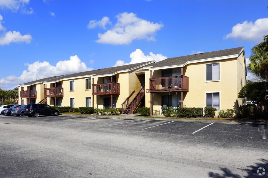 The Apartments of River Oaks Tampa, FL Apartment Finder