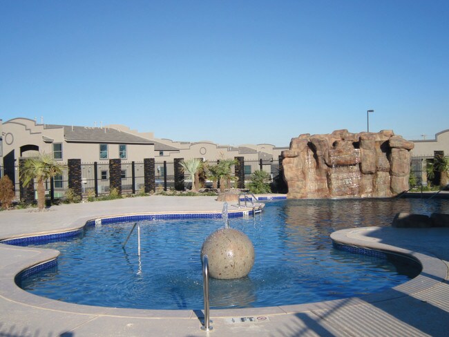 3 Palms Apartments