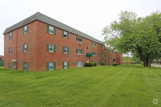 Brandywine Manor Aston Pa Apartment Finder Building Photo Brandywine Manor