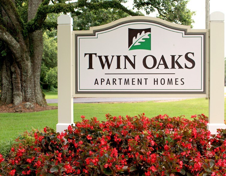 Twin Oaks Apartments Mobile Al Apartment Finder Primary Photo Twin Oaks Apartments