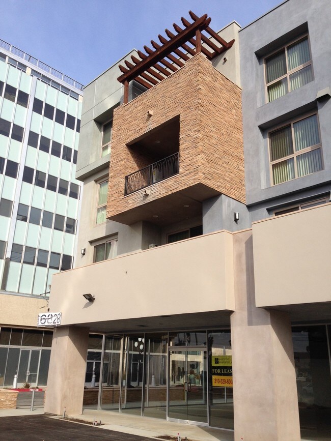 Villa Martelli Van Nuys, CA Apartment Finder