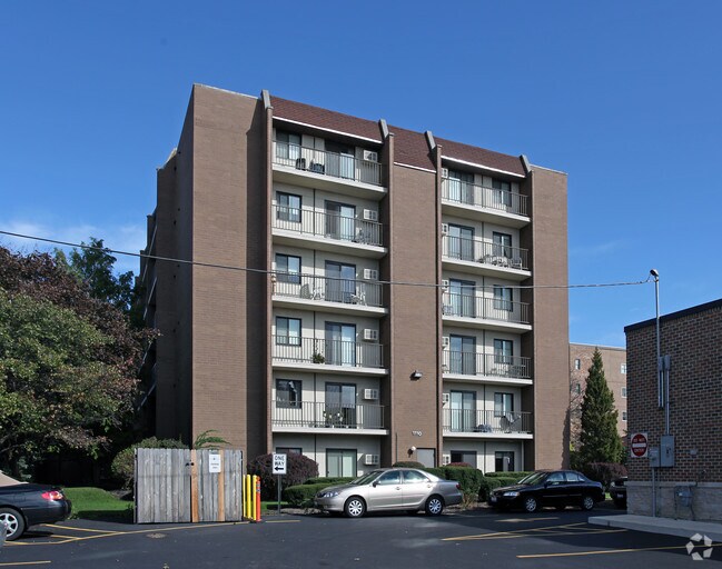 Oak Tree Towers - Downers Grove, IL | Apartment Finder