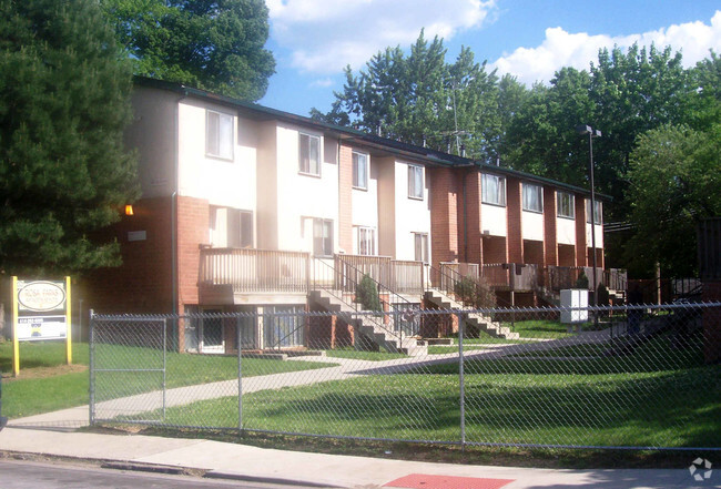 apartments near rosa parks elementary