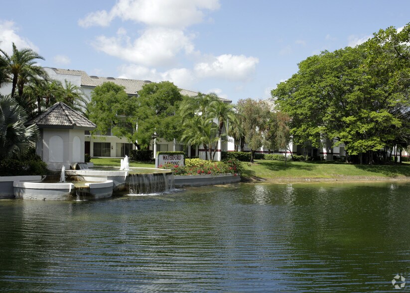 Waterford Landing Miami, FL Apartment Finder