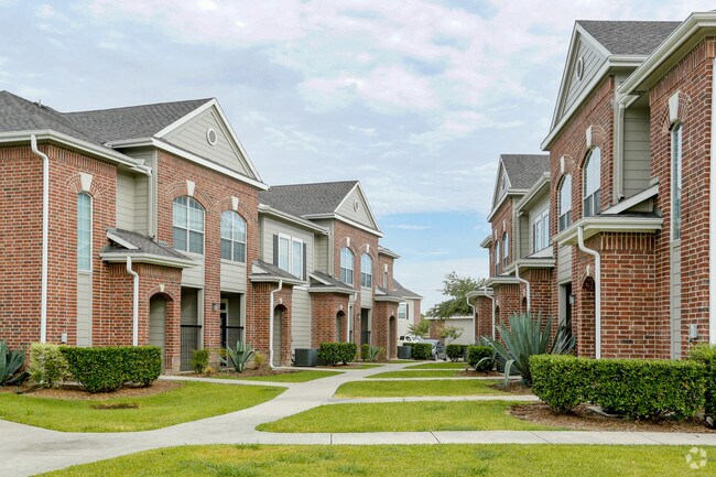 Lafayette Village Apartments Houston, TX Apartment Finder