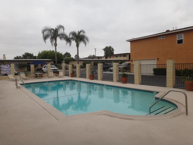 Oceanaire Apartment Homes Huntington Beach, CA