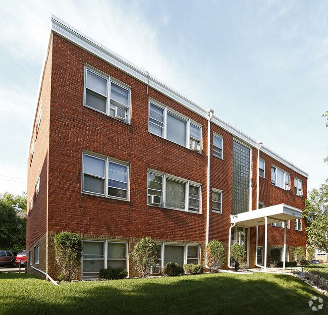 Ford Parkway Apts. Saint Paul, MN Apartment Finder
