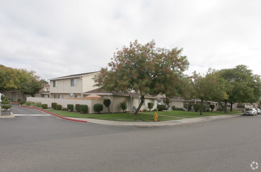 Union North Manteca, CA Apartment Finder