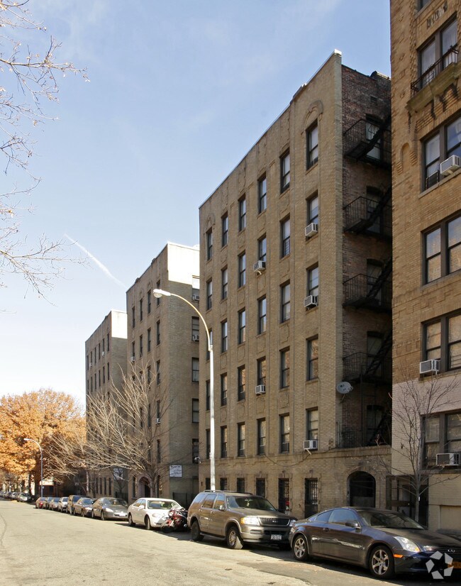 225 Ave New York, NY Apartment Finder