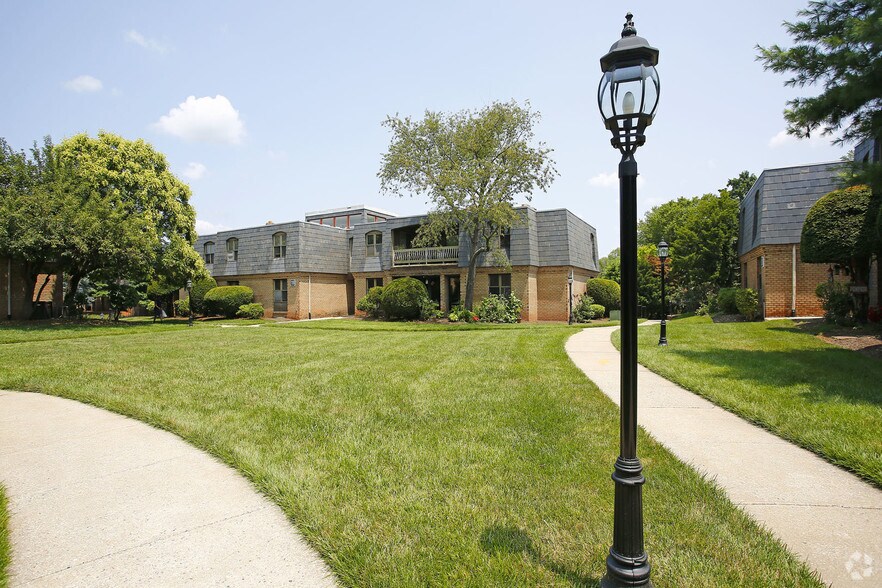 Hidden Lake North Brunswick, NJ Apartment Finder