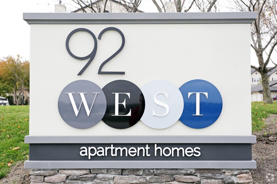 92west west des moines ia apartment finder