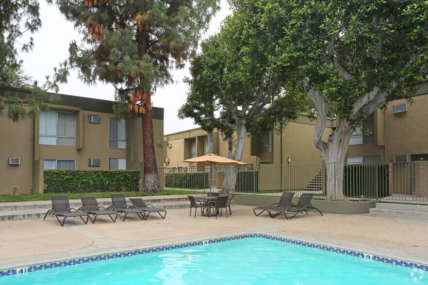 Concord Square Apartments Reseda, CA Apartment Finder