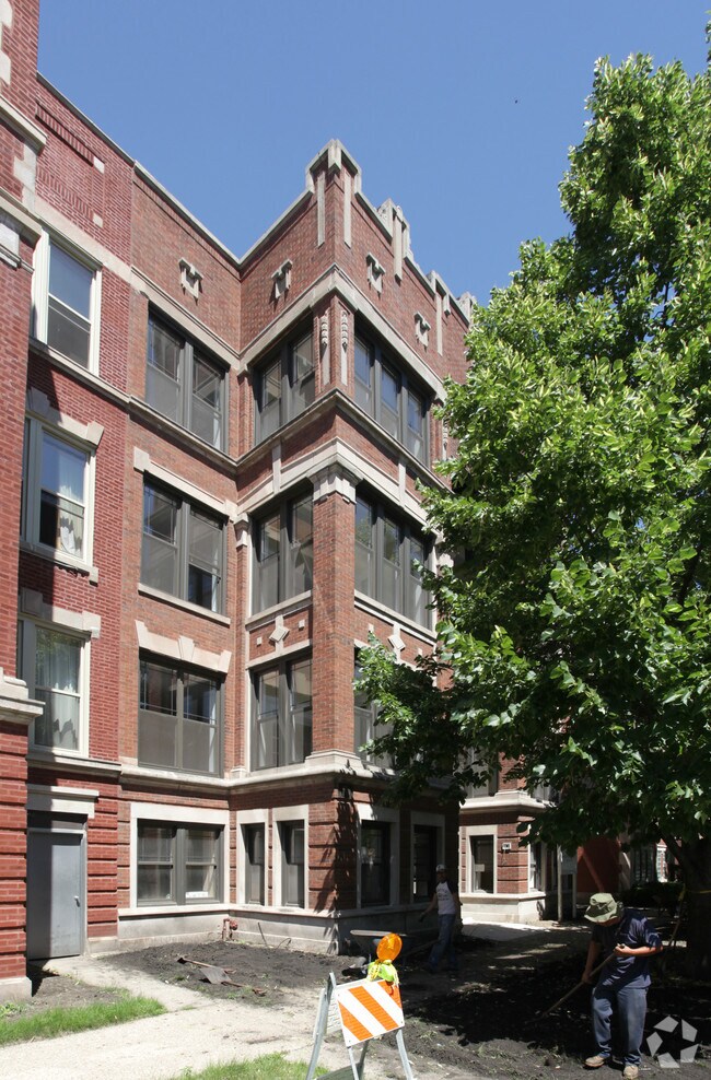 5118 S. Greenwood Chicago, IL Apartment Finder